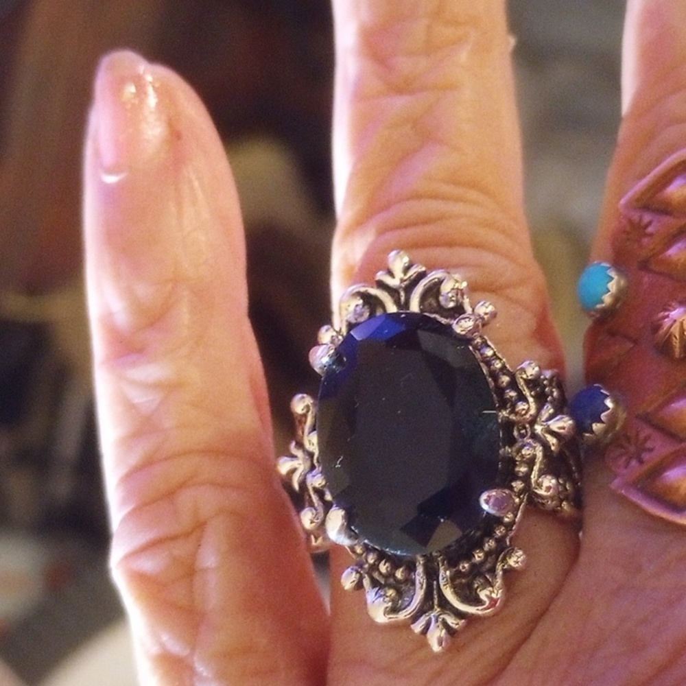 Size 7  New gourgous fashion black ring